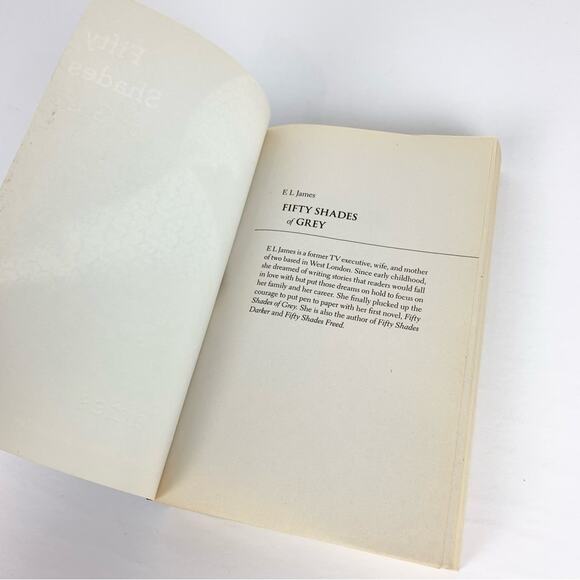 Fifty Shades Of Grey E.L.James 1st Book in Trilogy Vintage Books Paperback 2012 - Picture 7 of 8